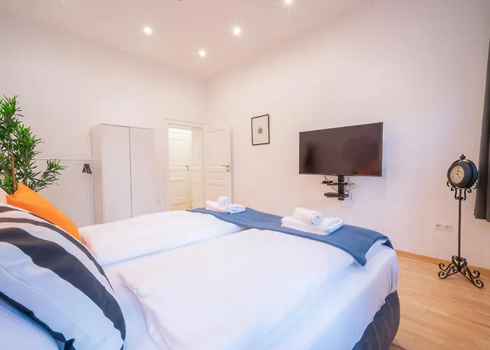 King-size Boxspring Beds, 15 Minutes To Center, Smart Tv * Vienna